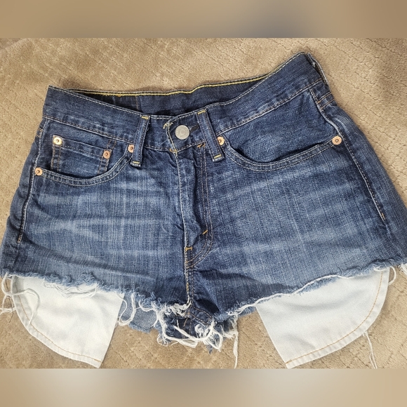 Levi's Shorts‎ - Picture 1 of 8